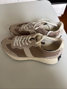 SeaVees Cream and Beige Sneakers